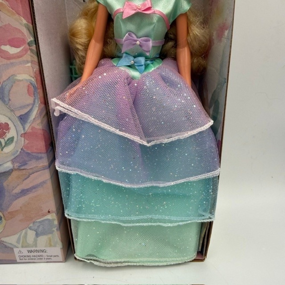 Avon Spring Tea Party Barbie Doll Special Edition 1997 Mattel 18656 Third Series - Picture 3 of 8